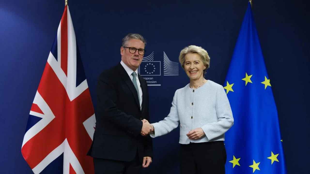 Starmer veut « ramener » la GB dans l'UE / Promet: « Londres au cœur de l'Europe »