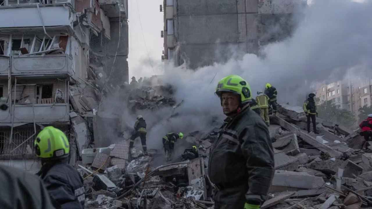 Trêve terminée: la Russie frappe massivement la nuit en Ukraine, 1 mort, 16 blessés