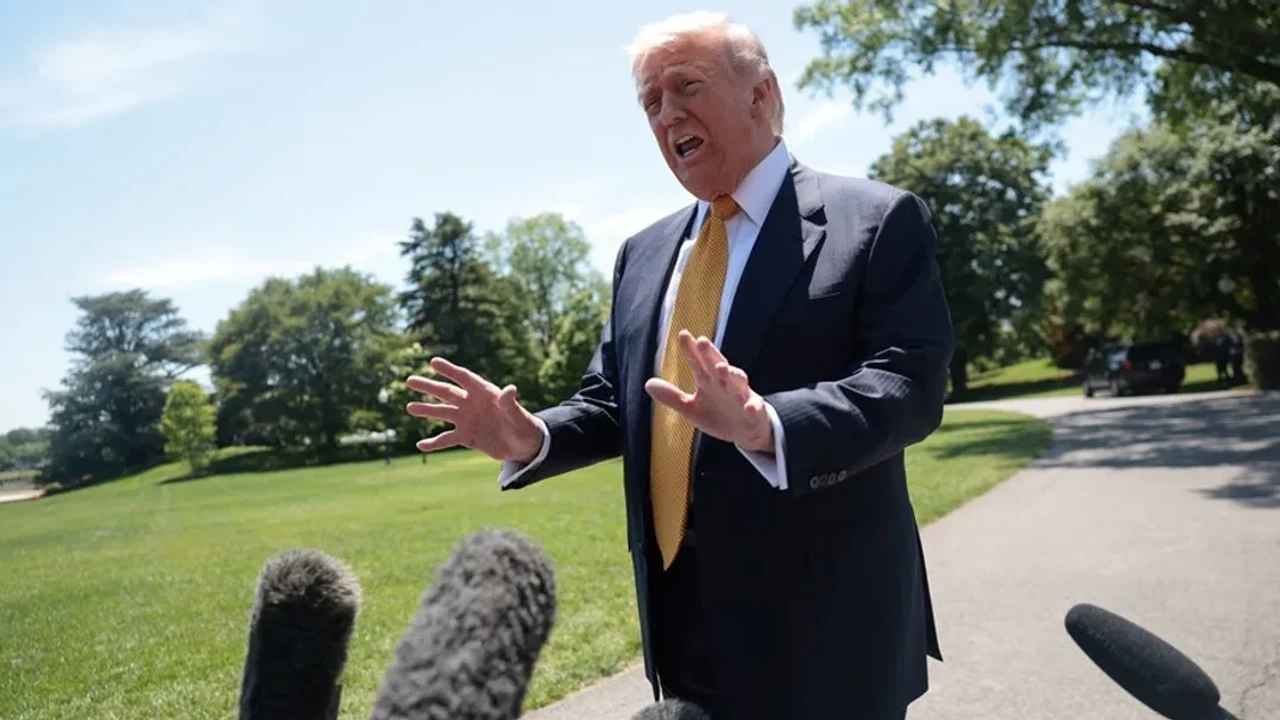 Trump dit qu'il n'a pas d'accord avec Poutine sur le Donbass