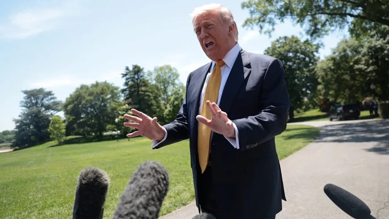Trump dit qu'il n'a pas d'accord avec Poutine sur le Donbass
