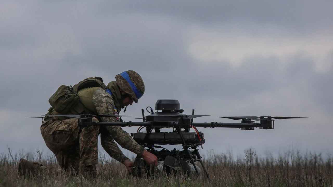 Vague d'attaques en Russie : 23 cibles touchées, l'Ukraine frappe en profondeur