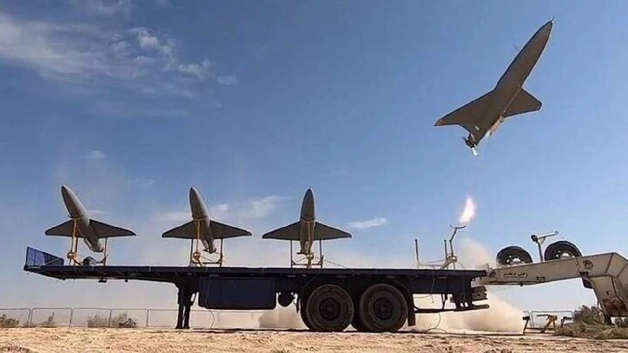 Drone iranien détruit un aéroport: moment effrayant, puissante explosion au Koweït