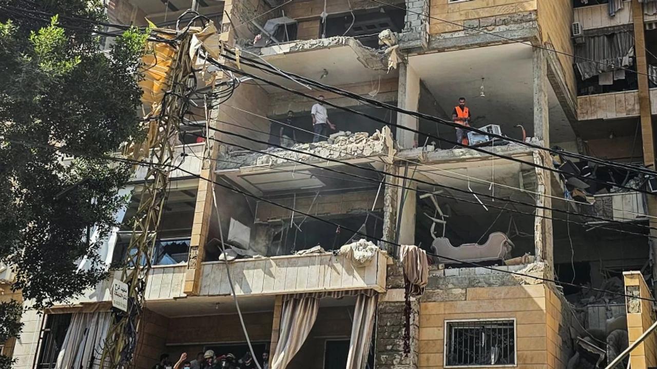 Guerre: Israël frappe l'Iran / 'Je ne suis pas satisfait de Bibi', Trump demande retenue