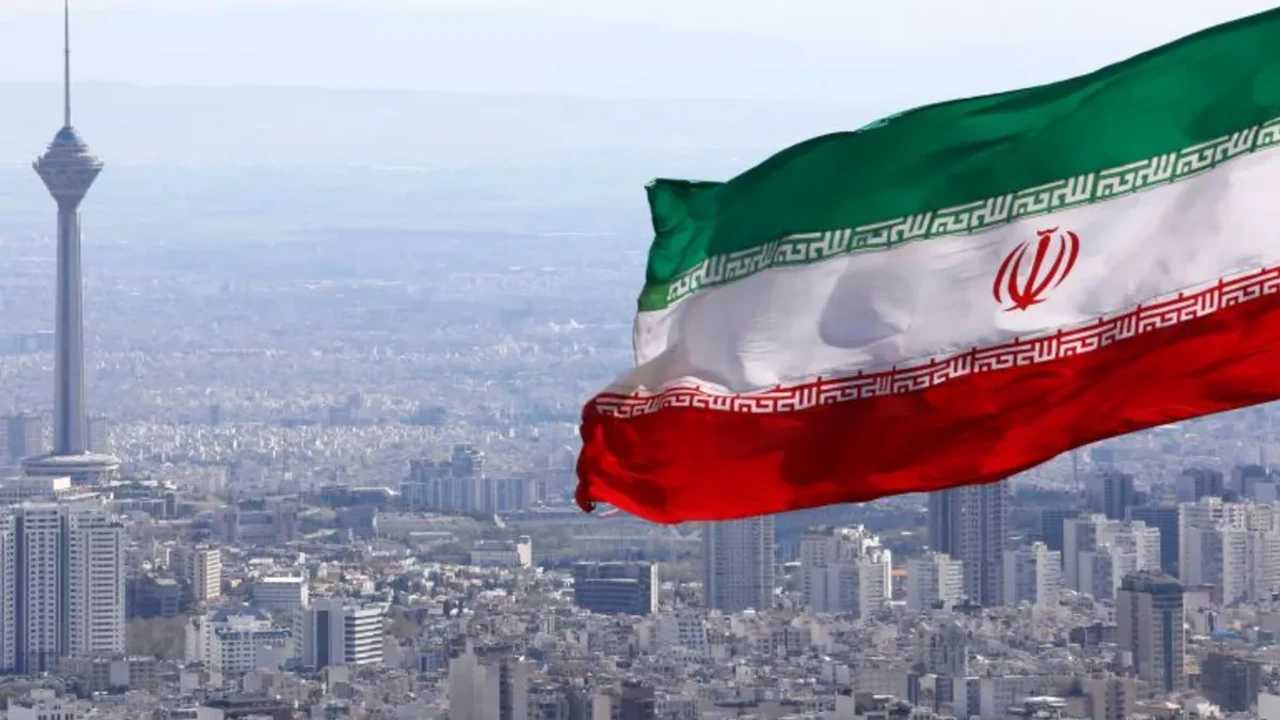Iran célèbre la «victoire» sur l'Amérique : 300 milliards $, les USA lèvent les sanctions