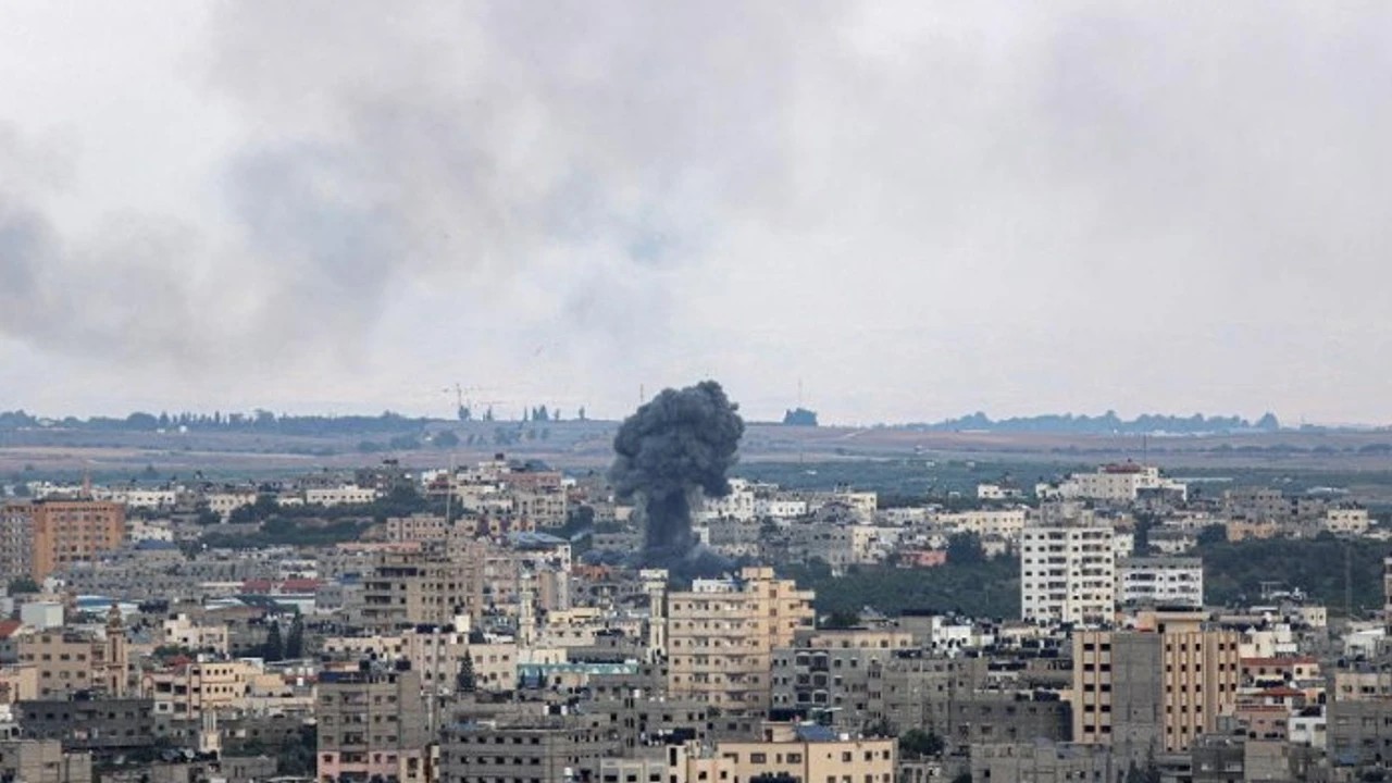 Israël frappe des cibles militaires en Iran; des explosions signalées dans plusieurs villes