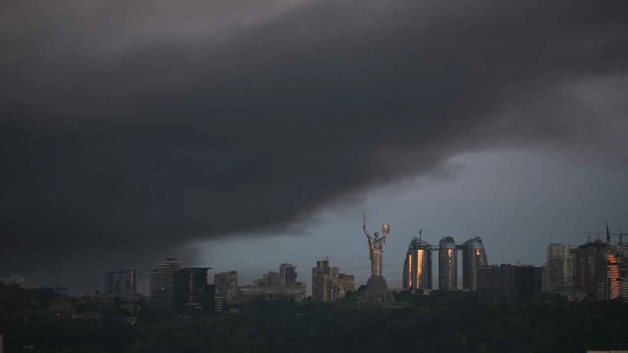 La Russie «souffre» au sol en Ukraine : frappes aériennes accrues, plus grand volume du mois