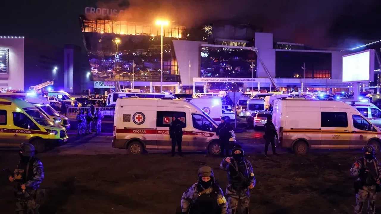 Moscou attaquée, Zelensky : si l'Ukraine brûle, eux brûleront aussi