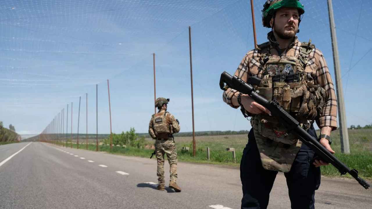 Putin 'se retire' de la forteresse / L'Ukraine inverse le cours de la guerre, reprend des terres