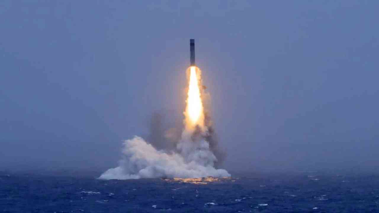 La Chine effraie les USA : forte inquiétude / missile stratégique testé, lancé d’un sous-marin