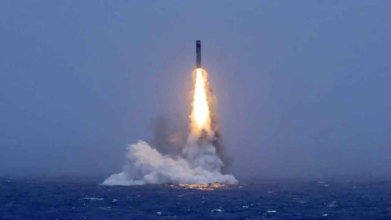 La Chine effraie les USA : forte inquiétude / missile stratégique testé, lancé d’un sous-marin