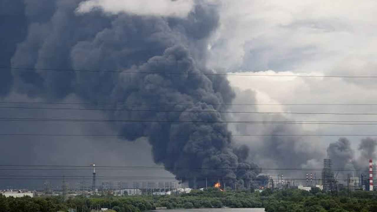 L'Ukraine frappe des navires russes près de la Crimée, escalade / Poutine en alerte