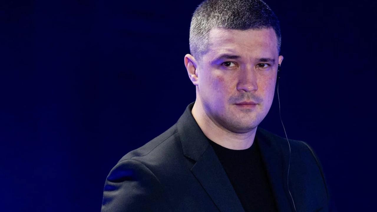 Le ministre limogé défie Zelensky / Demande des élections présidentielles en temps de guerre