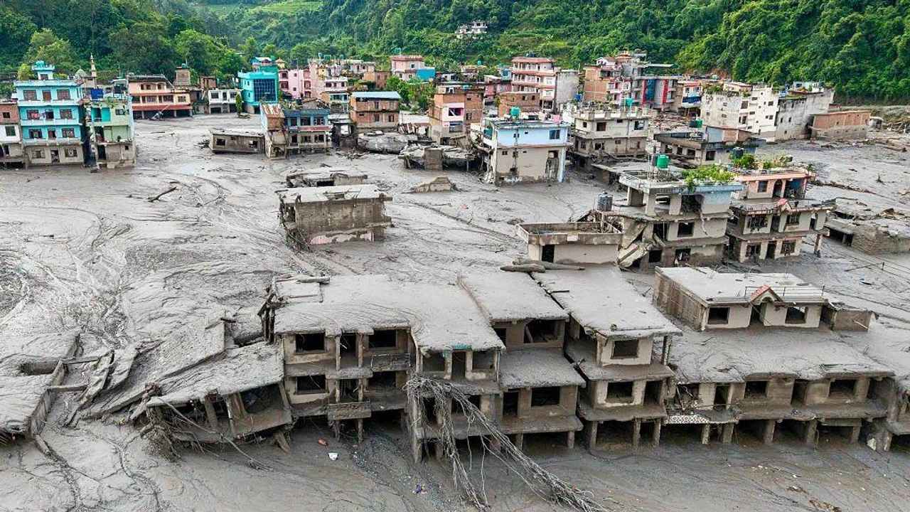 Un «tsunami venu du ciel» / scènes «de la fin du monde» au Népal, milliers portés disparus
