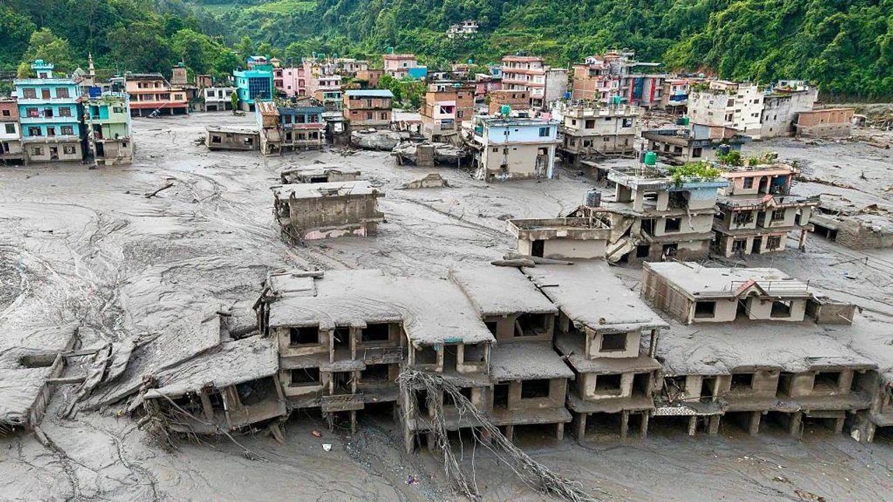 Un «tsunami venu du ciel» / scènes «de la fin du monde» au Népal, milliers portés disparus