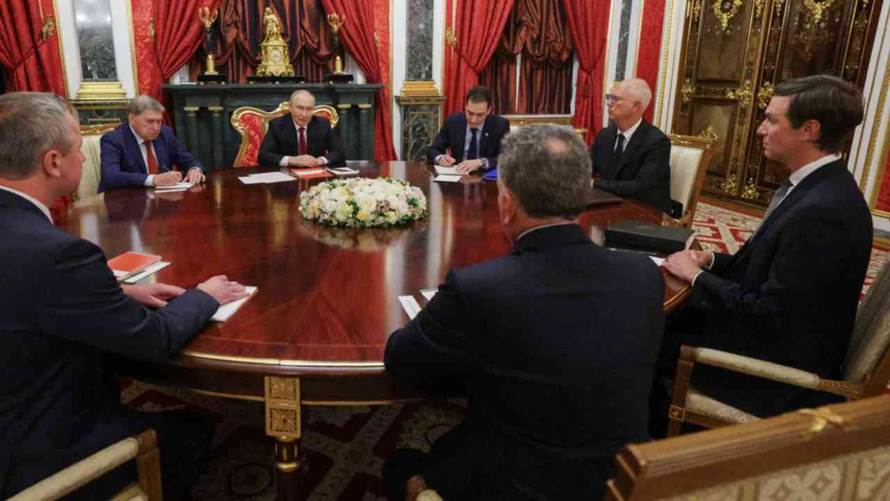 Cessez-le-feu de 3 jours à Kiev : les envoyés de Trump arrivent à Moscou avec des propositions