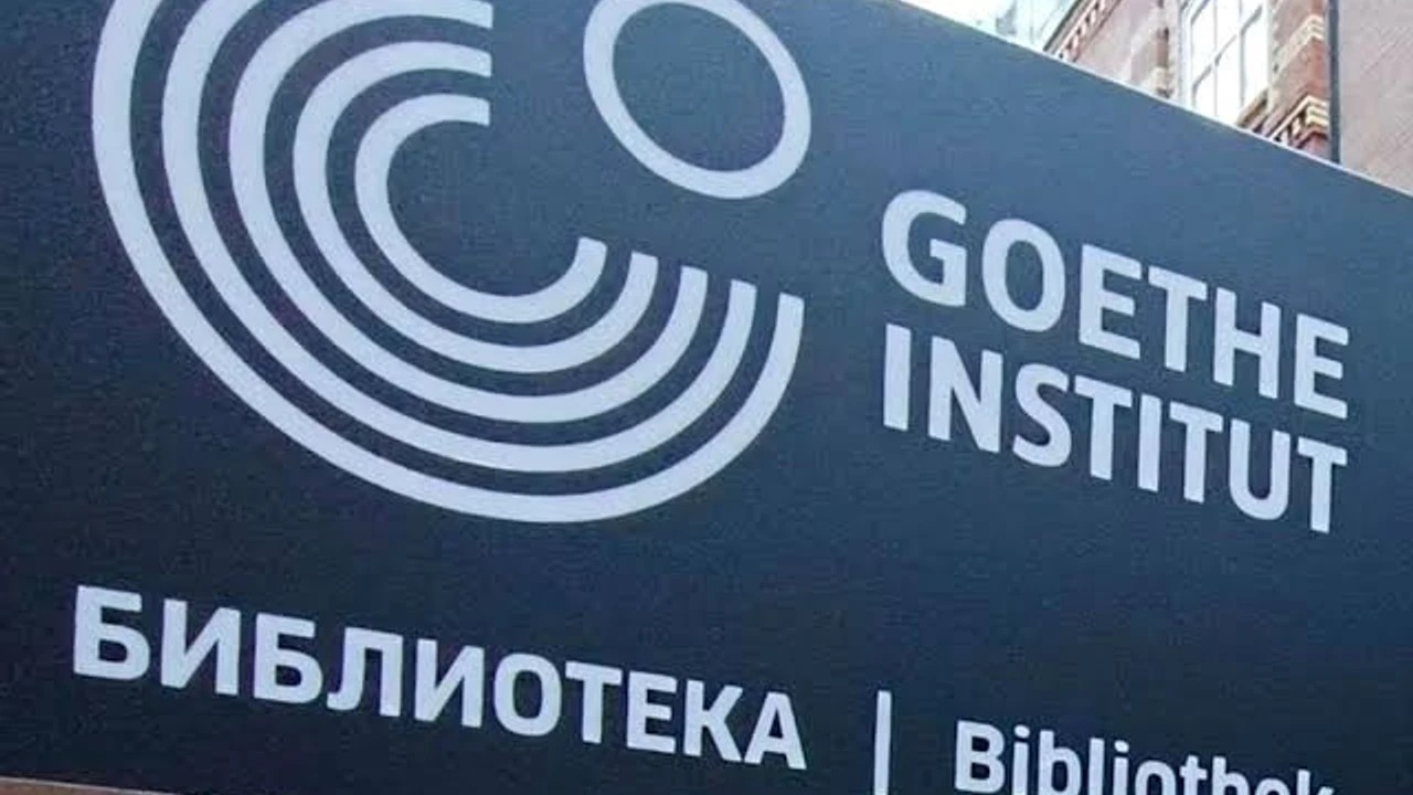 L'Allemagne accuse la Russie de l'attaque, Moscou riposte: fermeture des instituts Goethe