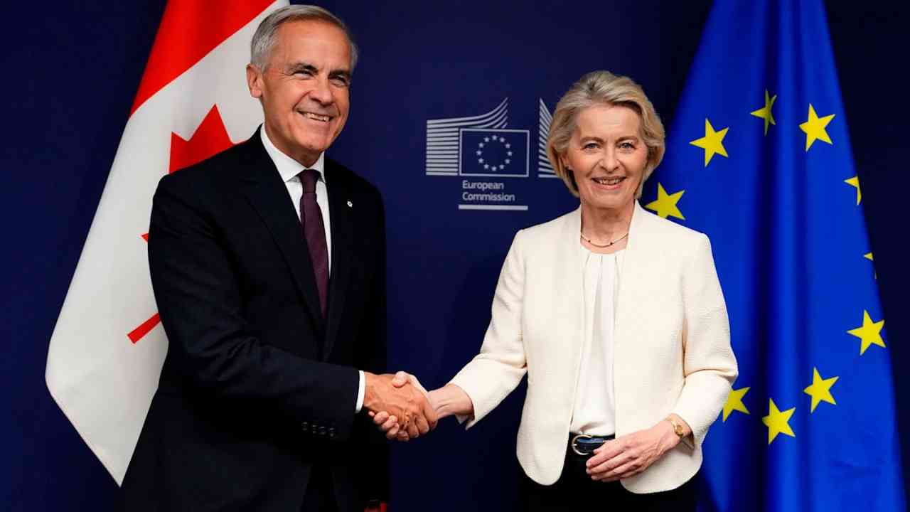 Le Canada 'accepté' dans l'UE / Von der Leyen ouvre les portes: membre associé