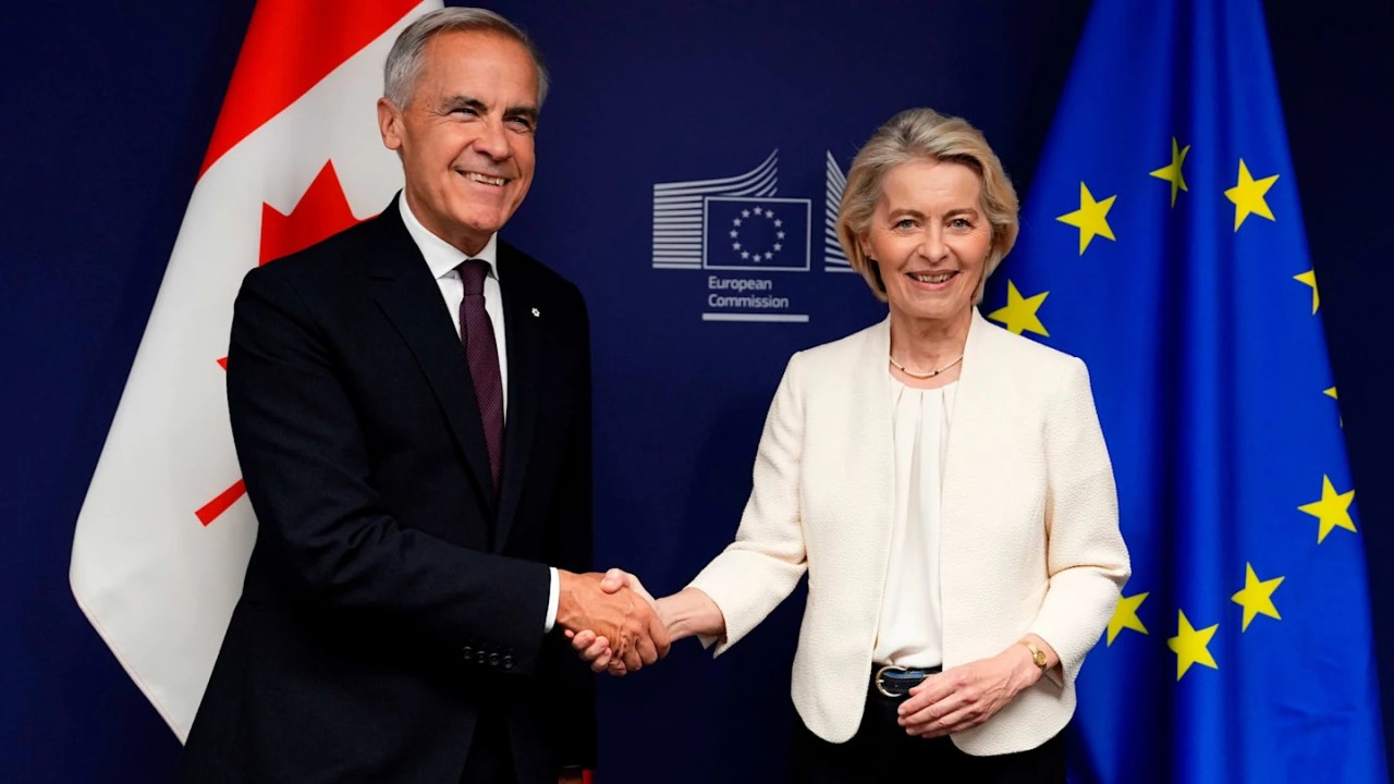 Le Canada 'accepté' dans l'UE / Von der Leyen ouvre les portes: membre associé