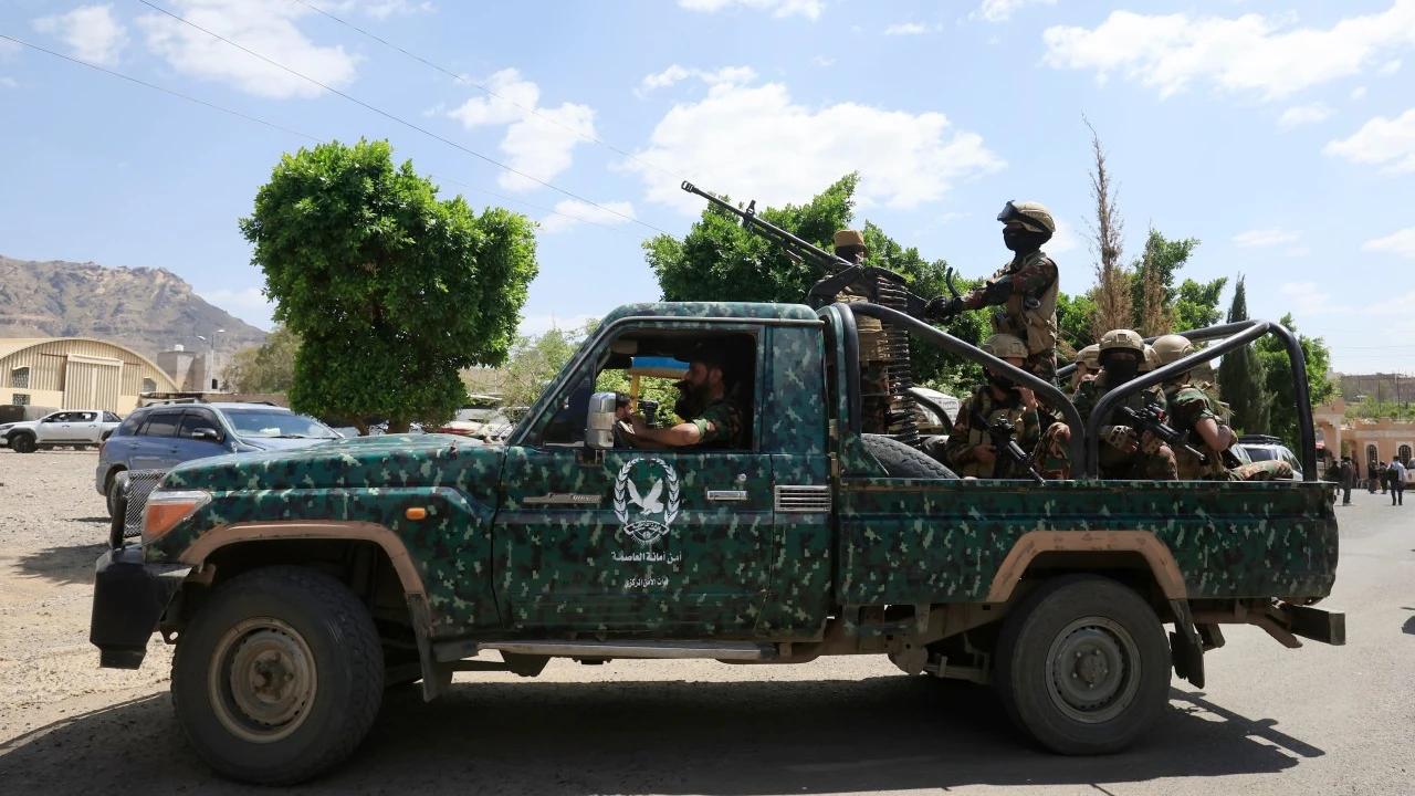 Les Houthis « montrent les crocs » à Trump et l'avertissent « de ne pas intervenir » au Yémen