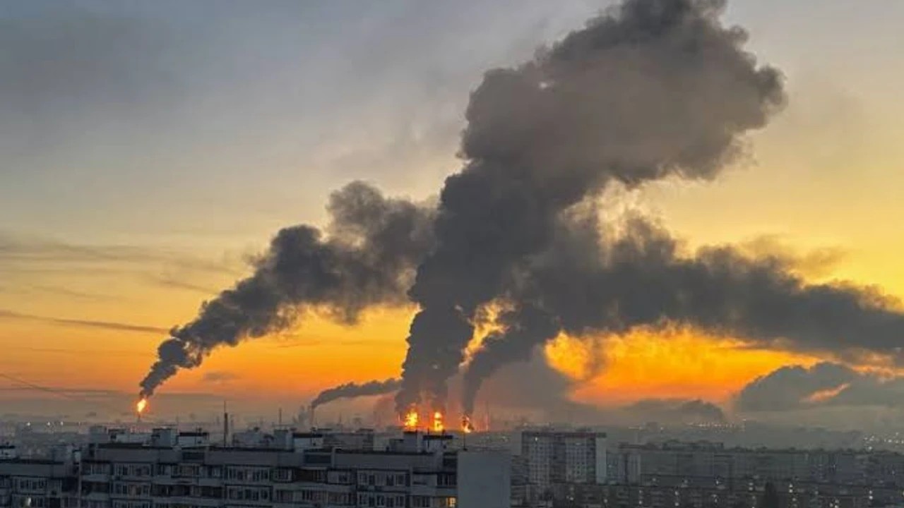L'Ukraine frappe le jour des élections; Russie: vengeance. Poutine garde le pouvoir