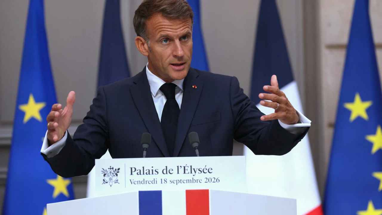 Macron : Nous répondrons à la Russie pour ses attaques hybrides