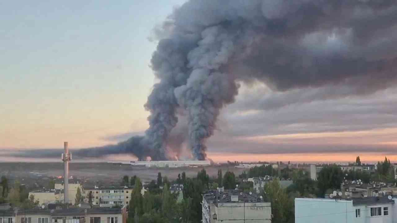 Russie: terre brûlée en Ukraine. Deux bastions de Kiev dans le Donbass sous un déluge d'attaques