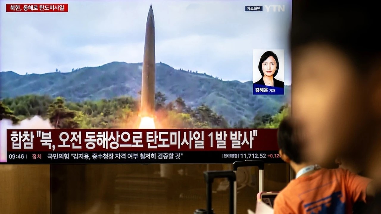 Kim Jong Un teste des missiles balistiques; la Corée du Nord «montre les dents» au monde