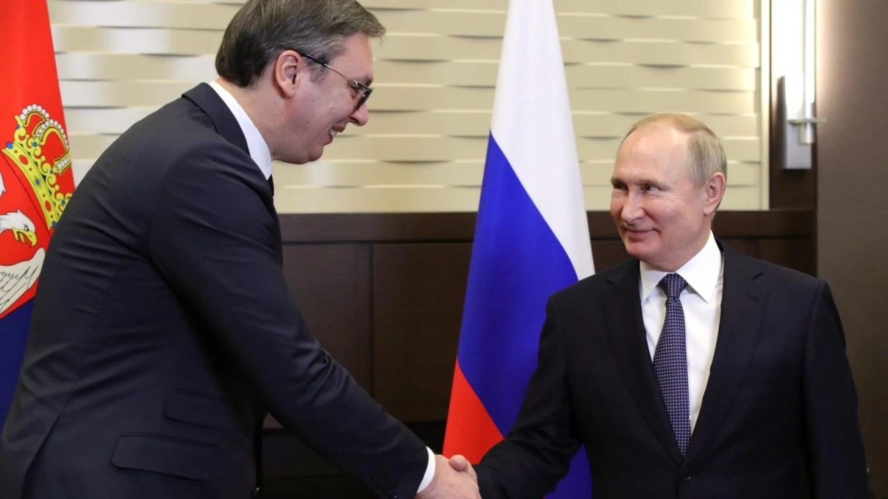 La chute de Vučić, les médias russes prévoient une déstabilisation des Balkans occidentaux ?!