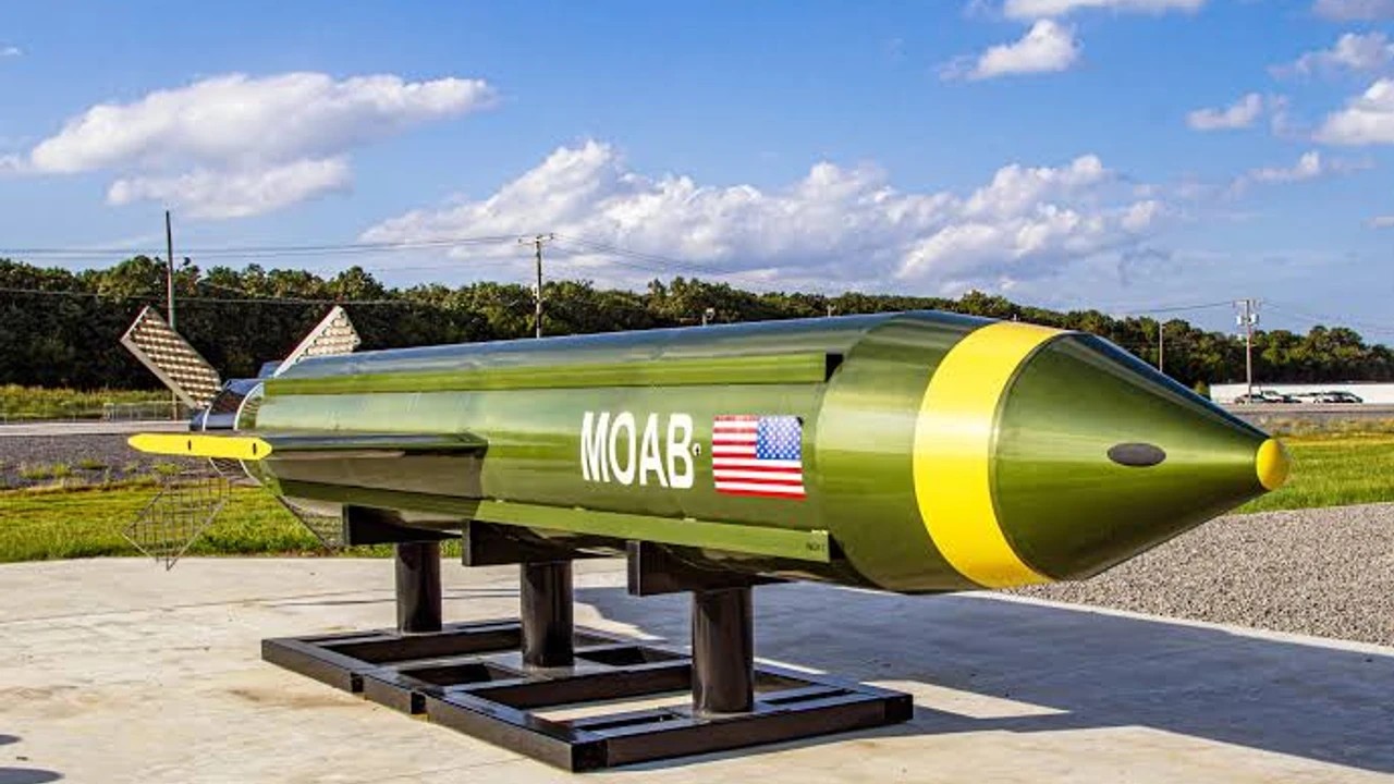 Mère de toutes les bombes" au-dessus de l'Iran/CNN : Trump envisage de l'utiliser, plans d'attaque
