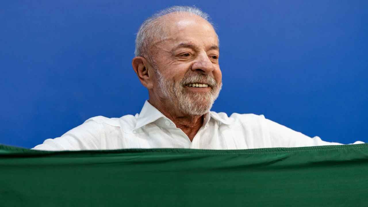 Quatrième mandat: Lula da Silva remporte les élections au Brésil dans une course serrée