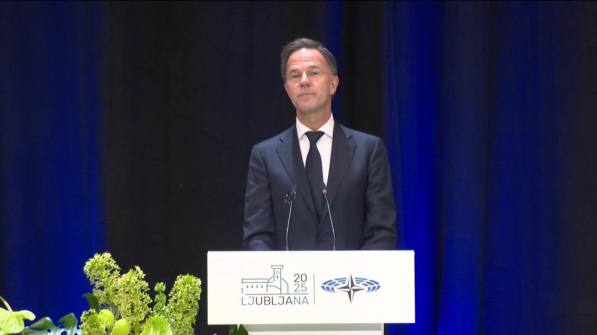 Le chef de l’OTAN se moque du sous-marin russe « cassé », Moscou nie la panne