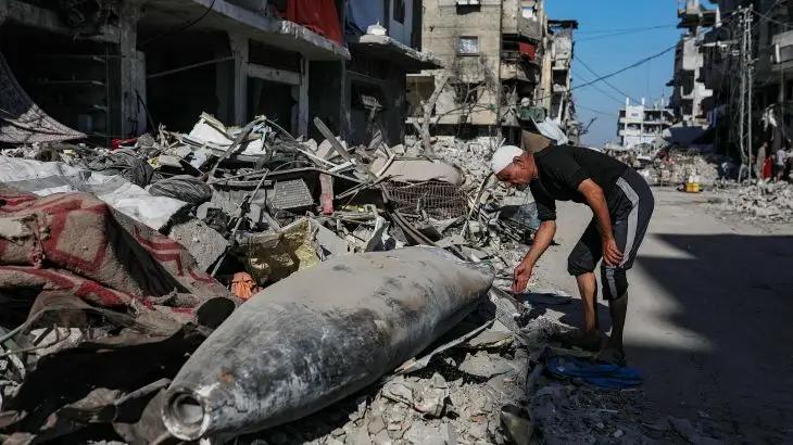 En «guerre» même avec les ruines / Le Hamas retrouve et remet le corps d’un otage israélien