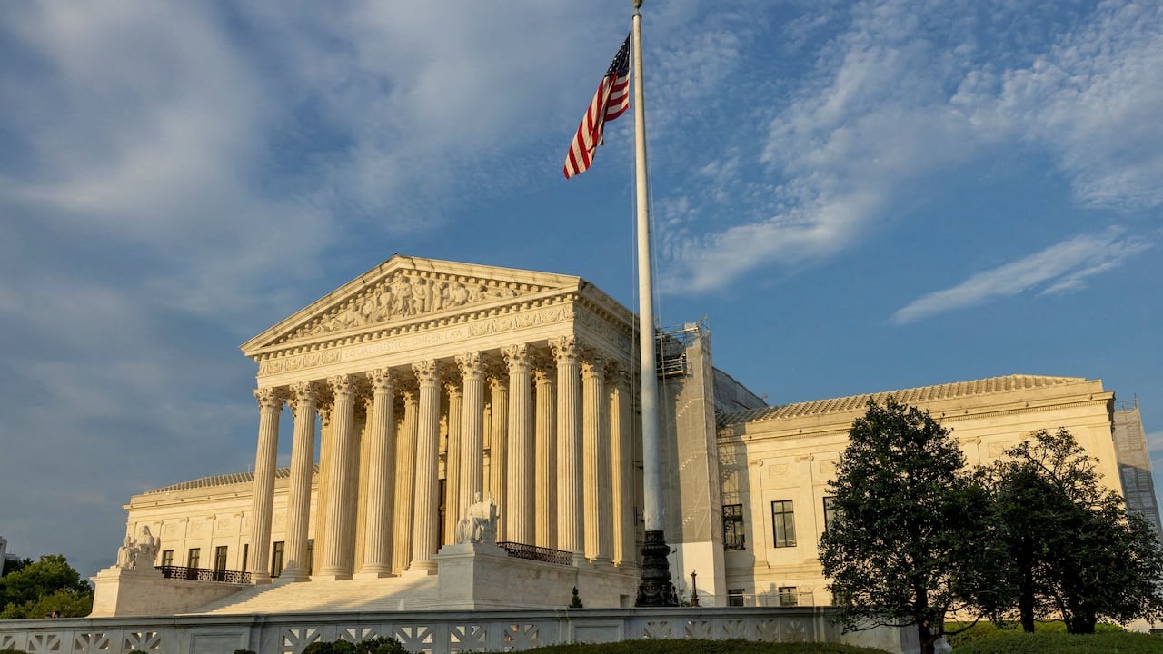 La cour donne raison à Trump : le passeport américain n'admettra que deux genres !