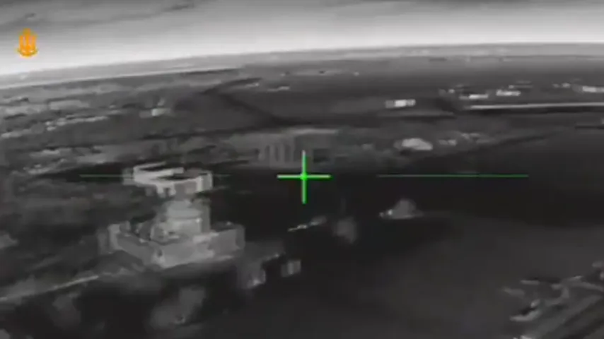 Les Ukrainiens détruisent une base russe en Crimée par une seule frappe, images publiées