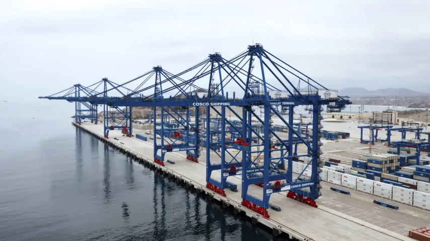 Les USA et la Chine «s'affrontent» au Pirée; confrontation diplomatique à Athènes pour le port