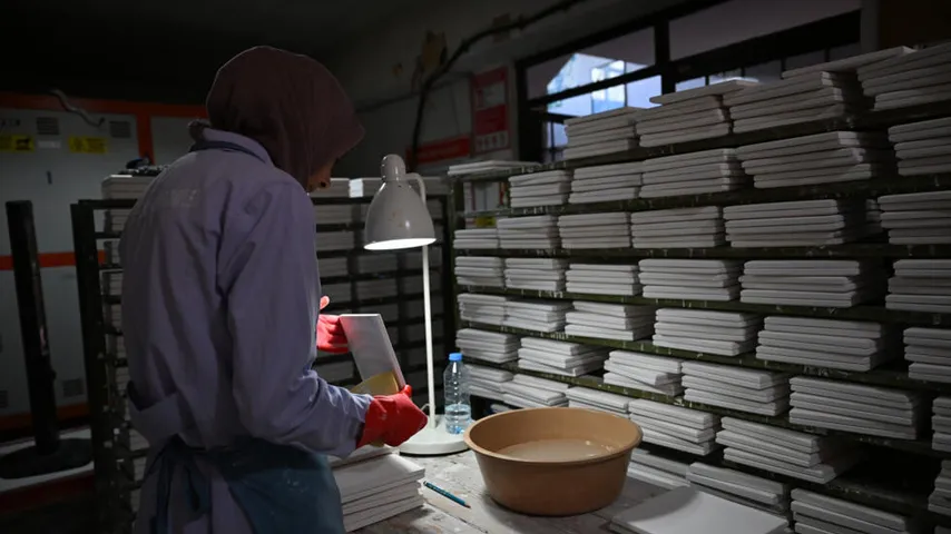 L'instant + : la Turquie redécouvre l'art des céramiques bleues d'Iznik