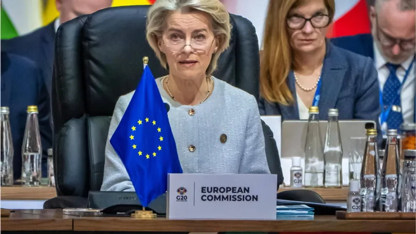 L'UE demande 'implication totale' pour décider du sort des sanctions et des avoirs russes