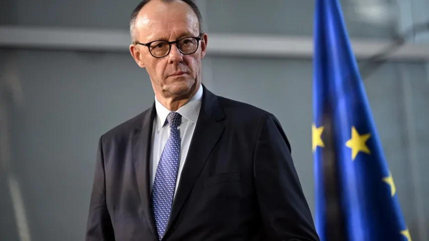 Assez de discours, Merz perd patience: gelons les avoirs russes, faisons-le!