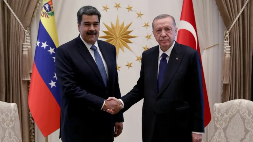 En crise avec les USA, Maduro et Erdogan se parlent; Turkish Airlines reprend les vols vers Caracas