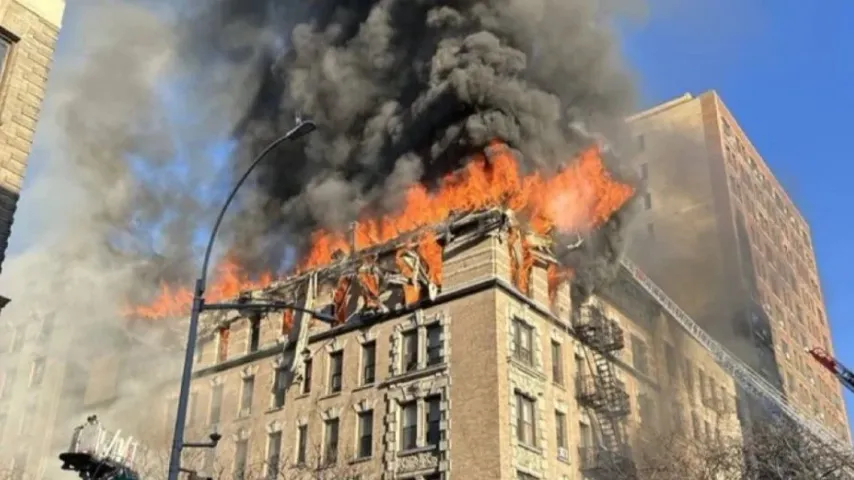 Feu dans un immeuble à Manhattan, évacuations, 140 pompiers pour éteindre les flammes