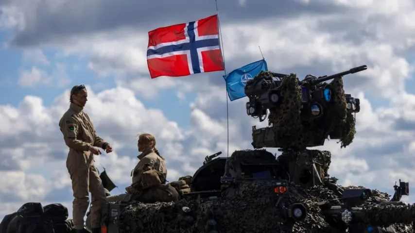 La Norvège se réarme, achète deux sous-marins et des missiles à longue portée