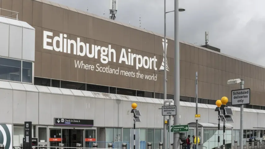 L'aéroport d'Édimbourg en Écosse suspend les vols à cause de pannes informatiques