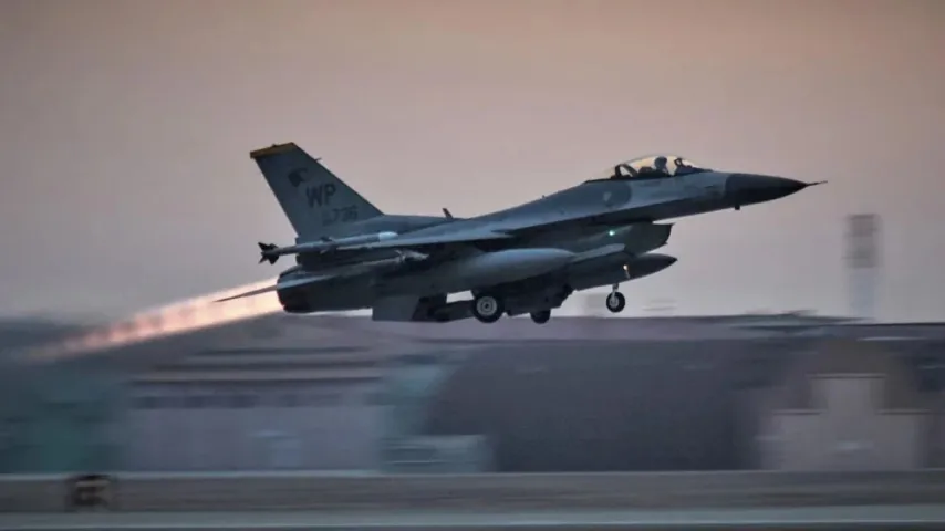 Les États-Unis ripostent pour 2 soldats tués par l'EI en Syrie, frappent bases et dépôts d'armes