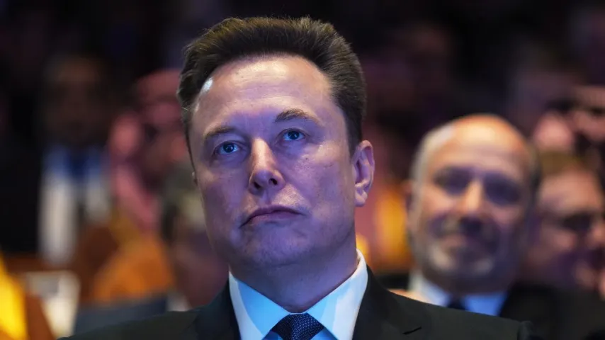 Musk : l'UE doit être démantelée / Le magnat réagit après l'amende de 120 M€ de Bruxelles