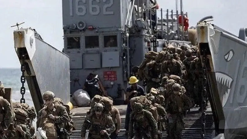 Tension dans les Caraïbes — concentration de troupes et d'équipements américains près du Venezuela