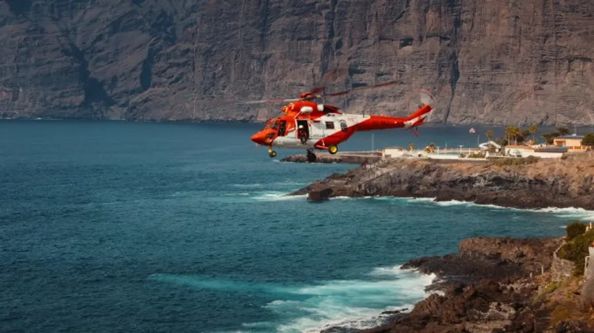 Trois morts après qu'une grosse vague « les a emportés » en mer à Tenerife, Espagne