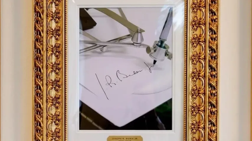 Trump annule les documents de l'ère Joe Biden signés avec "autopen