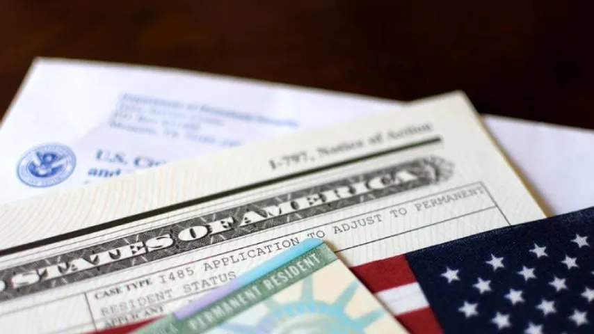 Trump ferme la loterie US après une fusillade à l'université tuant deux personnes