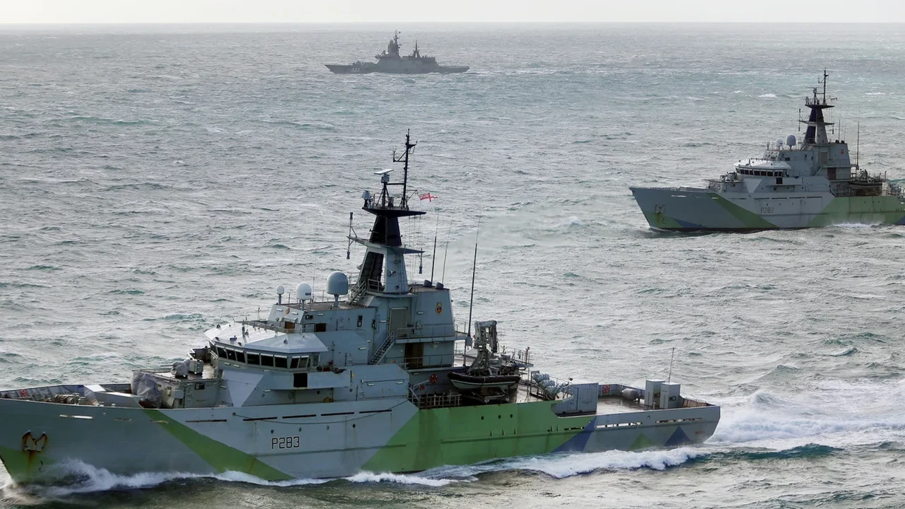 Les navires de Poutine dans la Manche / Londres avertit : nous savons ce que vous faites