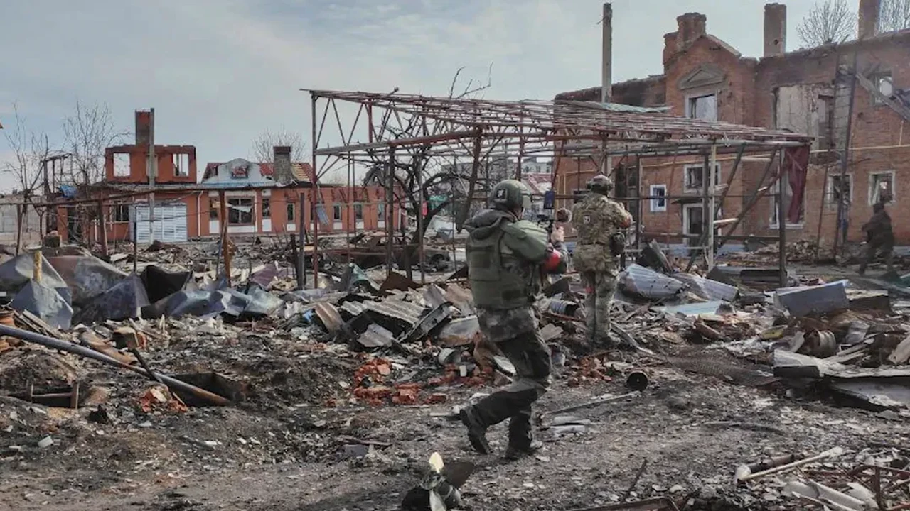 Des soldats russes s'entretuent, chaos au front après la coupure de Starlink